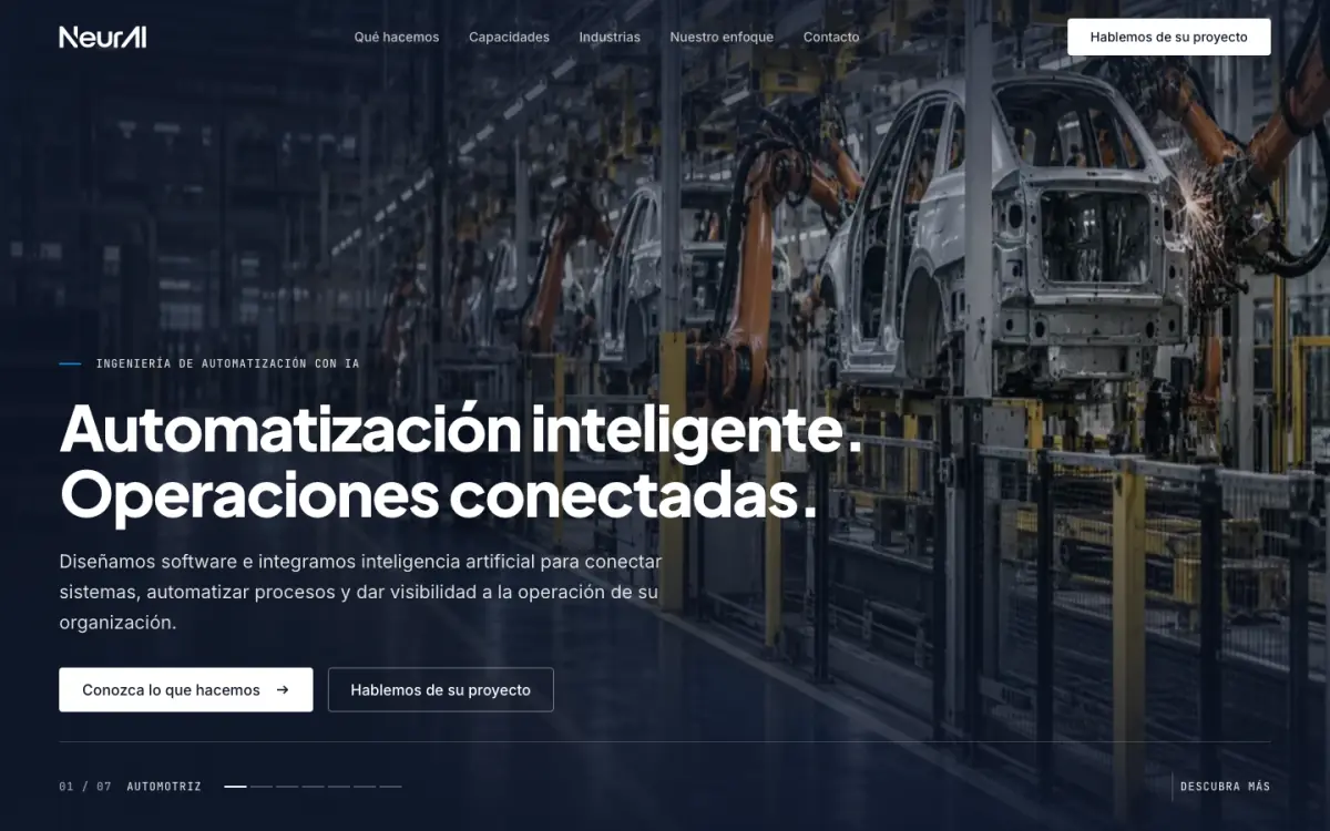 Página de inicio de Neurai: titular «Automatización inteligente. Operaciones conectadas.» sobre una planta automotriz.
